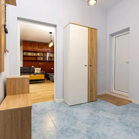 度假居 Cozy Floor From A House Near The Center By Flat Mаnager