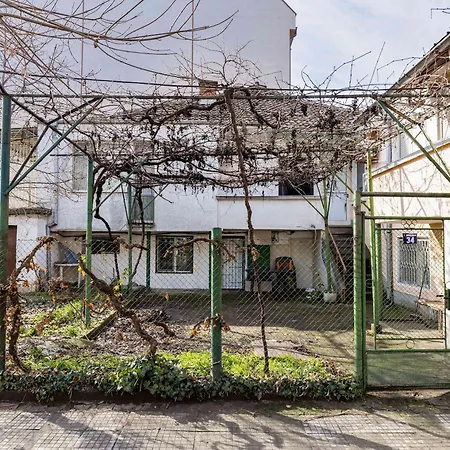 度假居 Cozy Floor From A House Near The Center By Flat Mаnager *