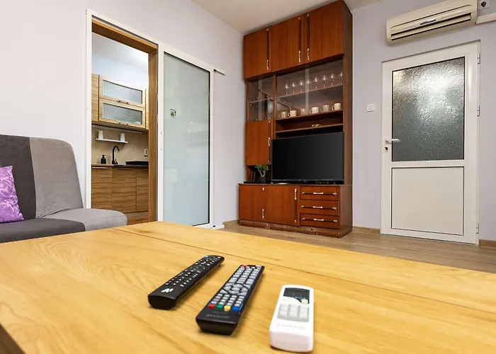 度假居 Cozy Floor From A House Near The Center By Flat Mаnager *