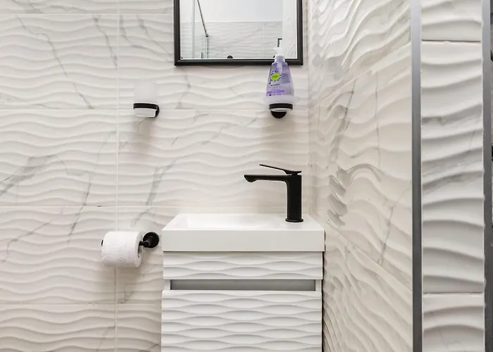 別荘 Cozy Floor From A House Near The Center By Flat Mаnager